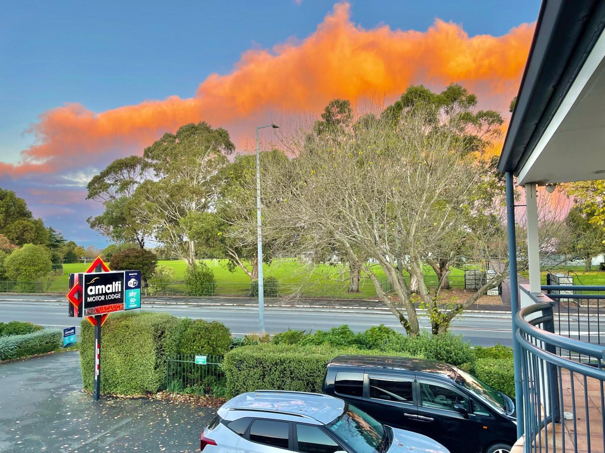 Amalfi Motor Lodge Christchurch Exterior photo